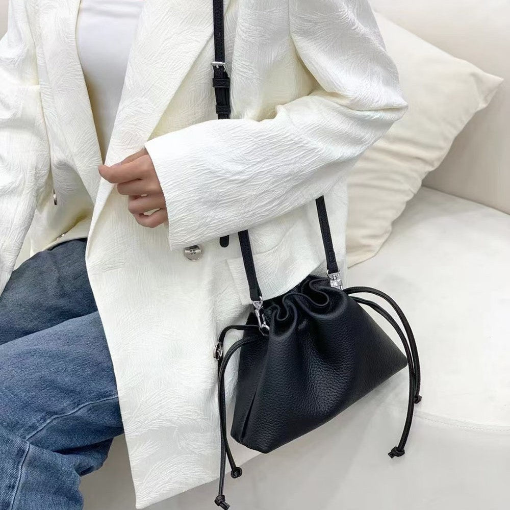 Wholesale pleated cloud bag genuine leather small handbag for women bag Bucket Bag Top Layer Cowhide Niche ins Shoulder Crossbody Bag