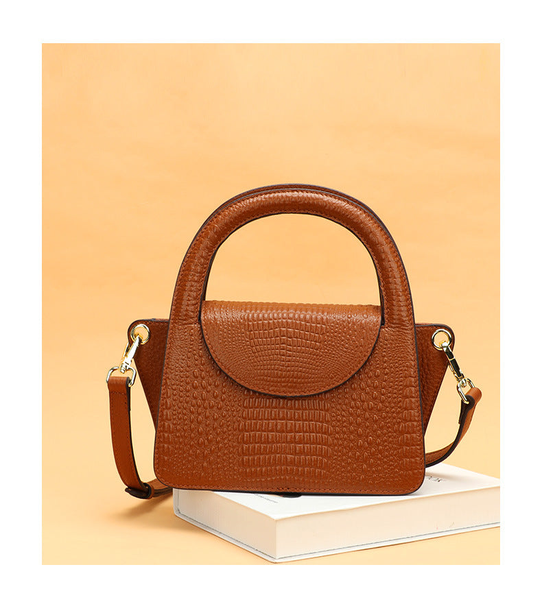 Spring and Autumn New Retro Women's Bag Trendy Fashionable Unique Niche Versatile Crossbody Bag Casual Single Shoulder Small Square Bag