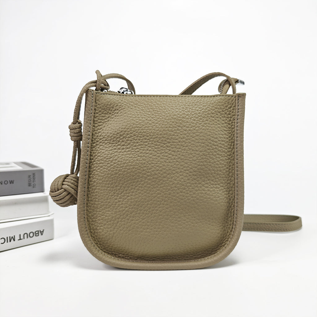 Genuine Leather Small Bucket Bag Trendy Small Bag for Women Fashion Woven Ball Phone Bag Versatile Shoulder Crossbody Bag