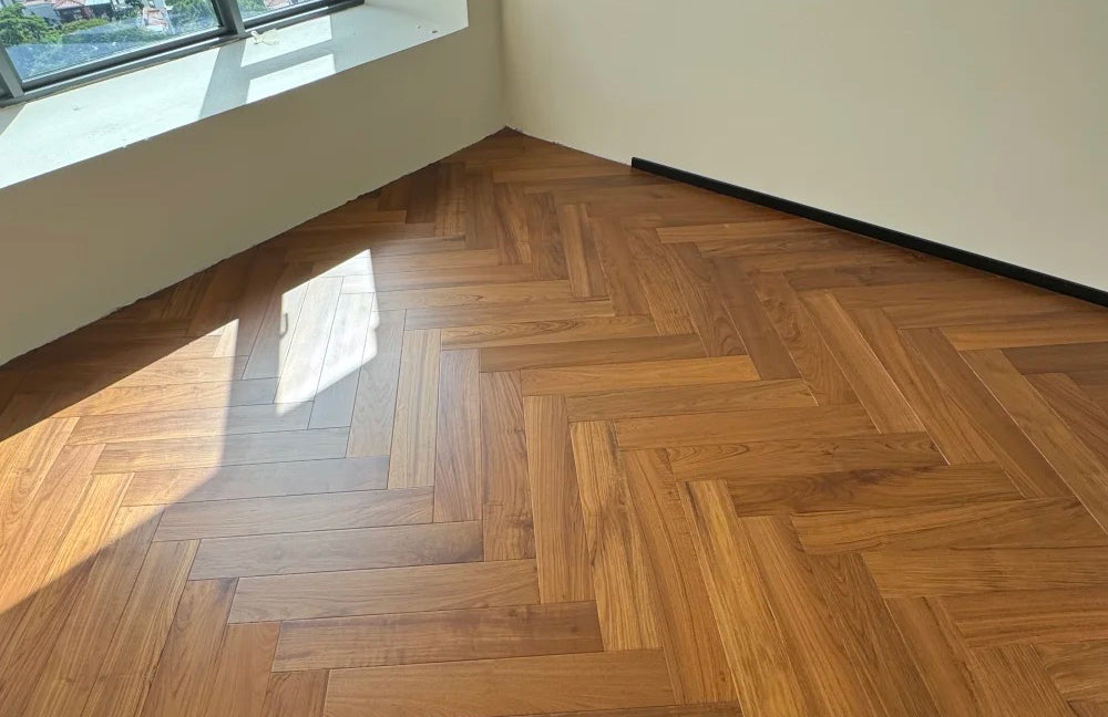 18mm Engineered Herringbone Teak Flooring Multilayer Core Strength Custom Design Luxury Villas Commercial Interiors Outdoor Park
