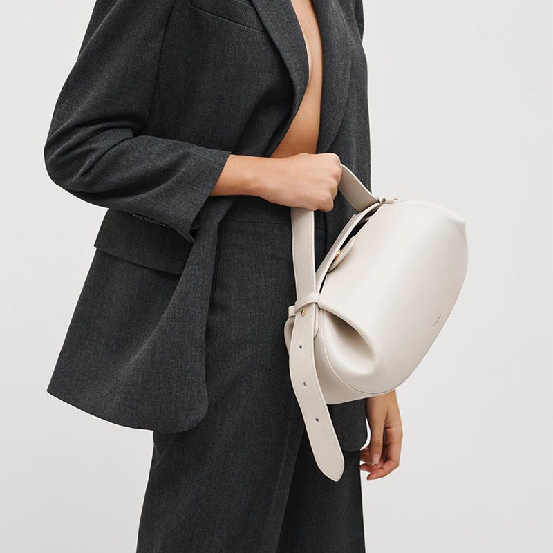 European and American Versatile Trendy Crossbody Bag Casual Three-Dimensional Women's Underarm Small Round Bag High-Quality Fashion Baguette Handbag