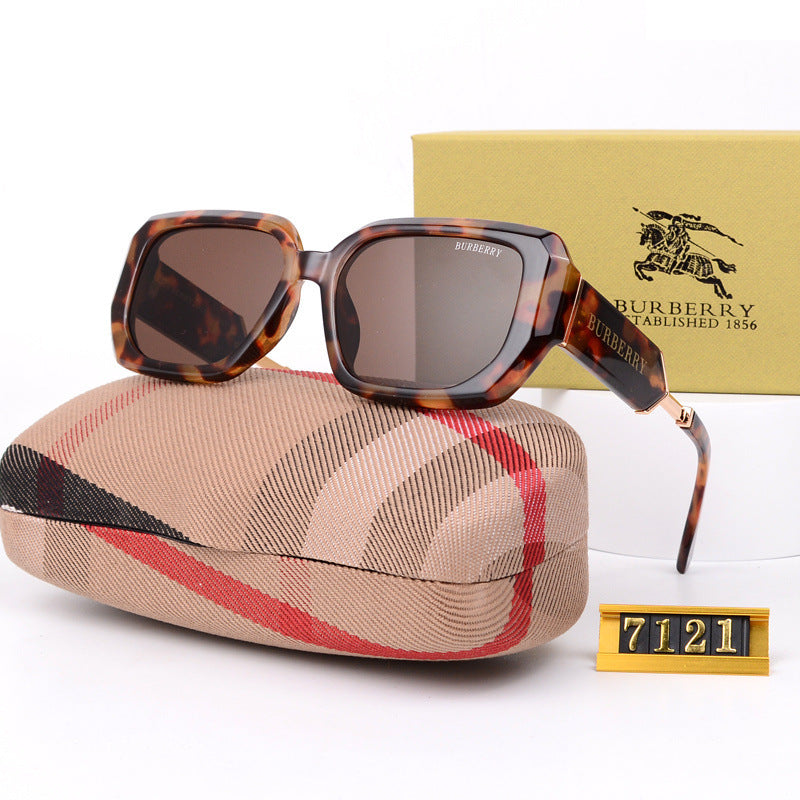 Large Frame B European and American retro women's letter sunglasses ins Internet Celebrity Street Style Square Sunglasses Trendy Versatile Fashion Big Brand