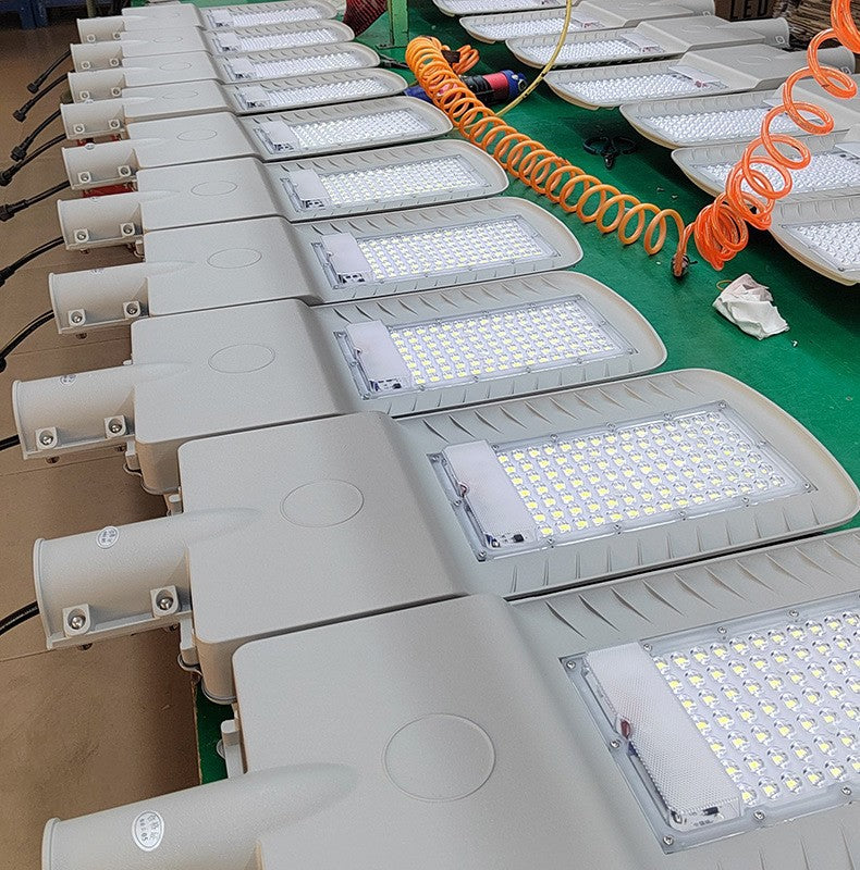 Engineering Solar Street Light Aluminum IP65 Waterproof Outdoor Courtyard Lighting 1000W 2000W 3000W LED Solar Light