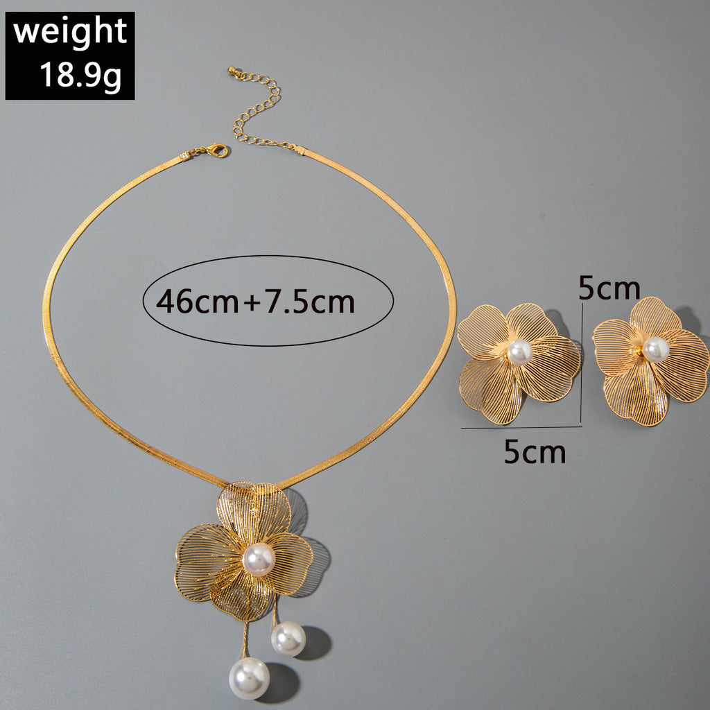 European and American Niche Ginkgo Leaf Tassel Necklace Design Sense Retro Pull-out Imitation Pearl Choker Jewelry choker