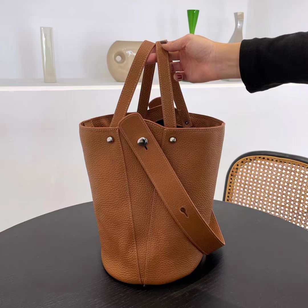 Guangzhou Genuine Leather Women's Bag Large Capacity Tote Bag Top Layer Cowhide Bucket Bag Handheld Shoulder Crossbody Bag Trendy