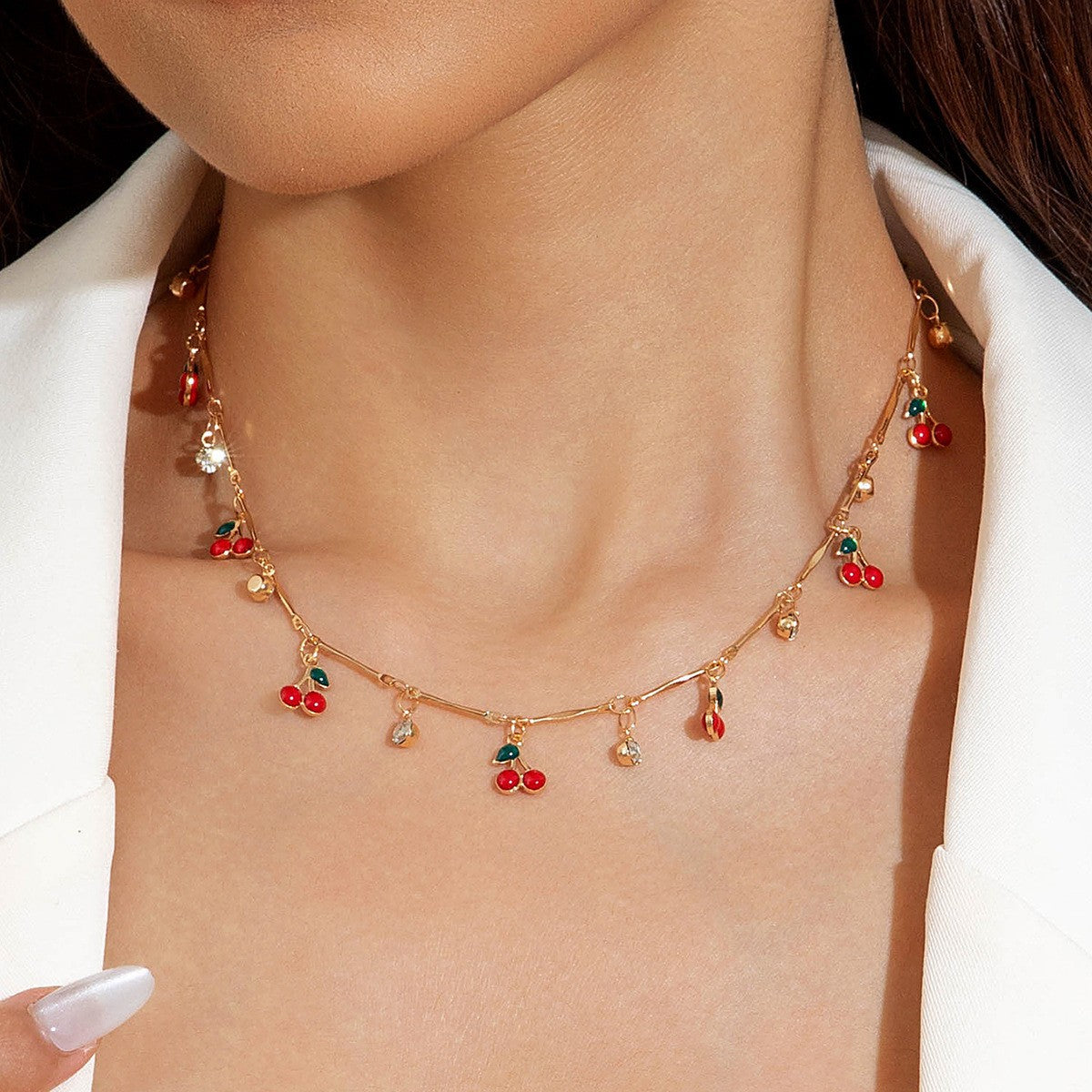 European and American Style Jewelry Light Luxury Imitation Pearl Cherry Necklace High-End Versatile Grass Multi-Layer Stacking Necklace Wholesale