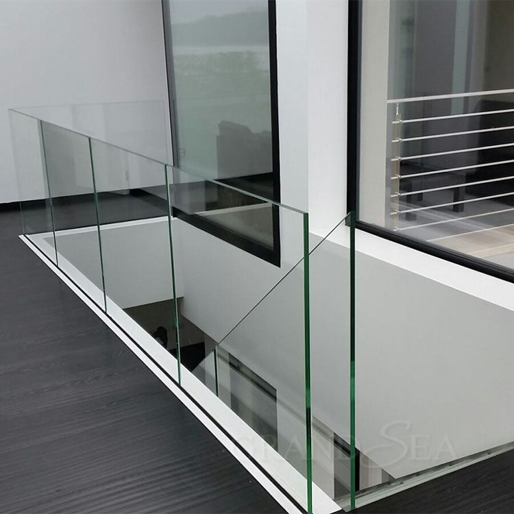 Outdoor Simple Balcony Glass Railing Balustrade Designs for Swimming Pool