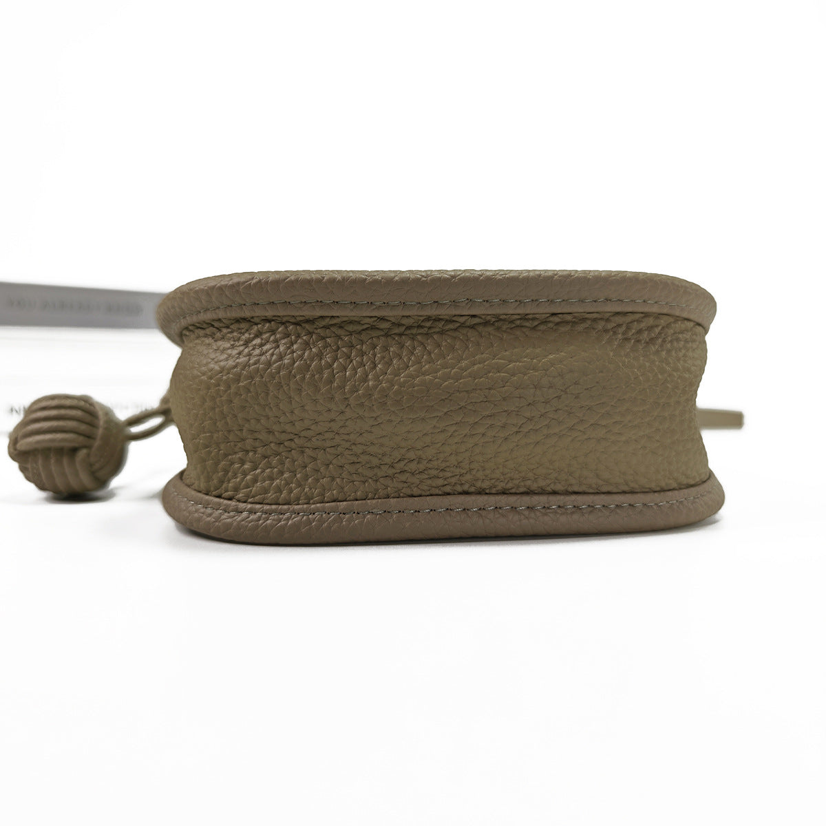 Genuine Leather Small Bucket Bag Trendy Small Bag for Women Fashion Woven Ball Phone Bag Versatile Shoulder Crossbody Bag