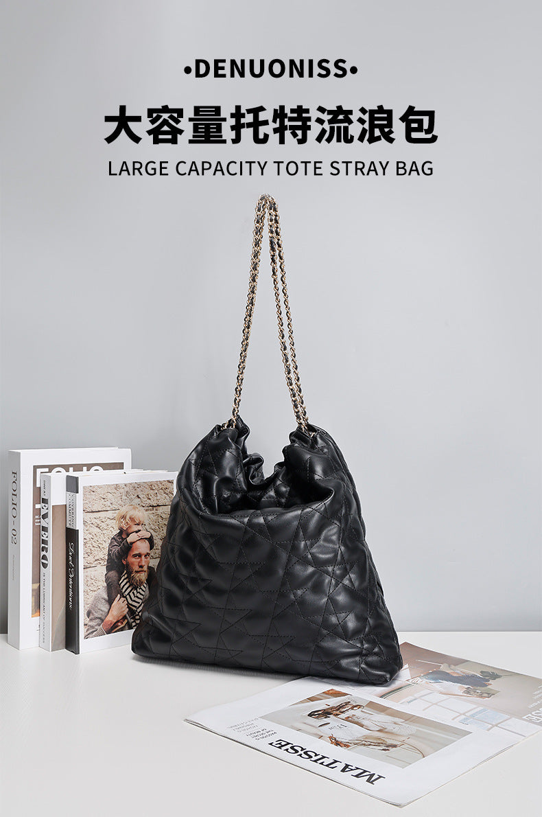 Quilted Chain Small Chanel Style Pleated Drawstring Trash Bag New Underarm Bag for Women Large Capacity Commuting Shoulder Bag