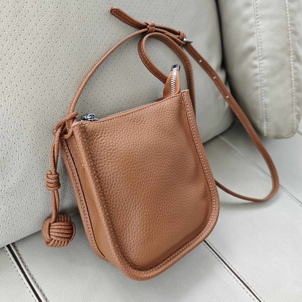 Genuine Leather Small Bucket Bag Trendy Small Bag for Women Fashion Woven Ball Phone Bag Versatile Shoulder Crossbody Bag