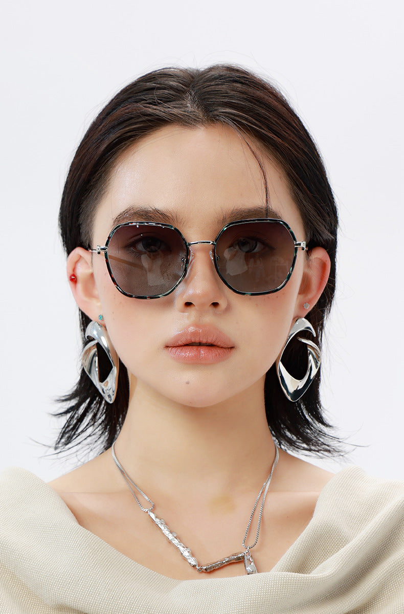 2025New European and American Fashion Square Frame Polarized Sunglasses for Women, Trendy Street Style, Sun Protection Sunglasses for Women Wholesale